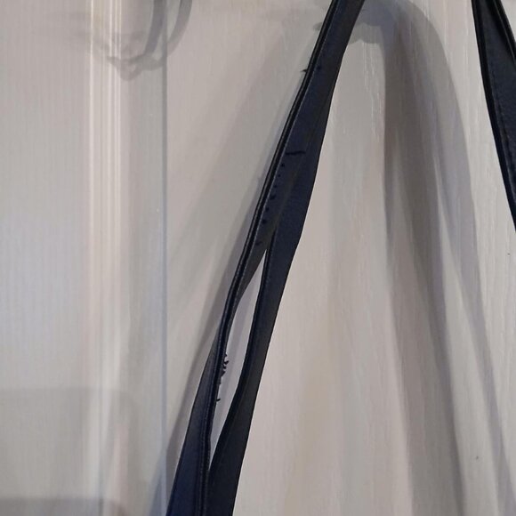 Floral and butterfly print tapestry tote bag with black leather straps - Picture 5 of 6